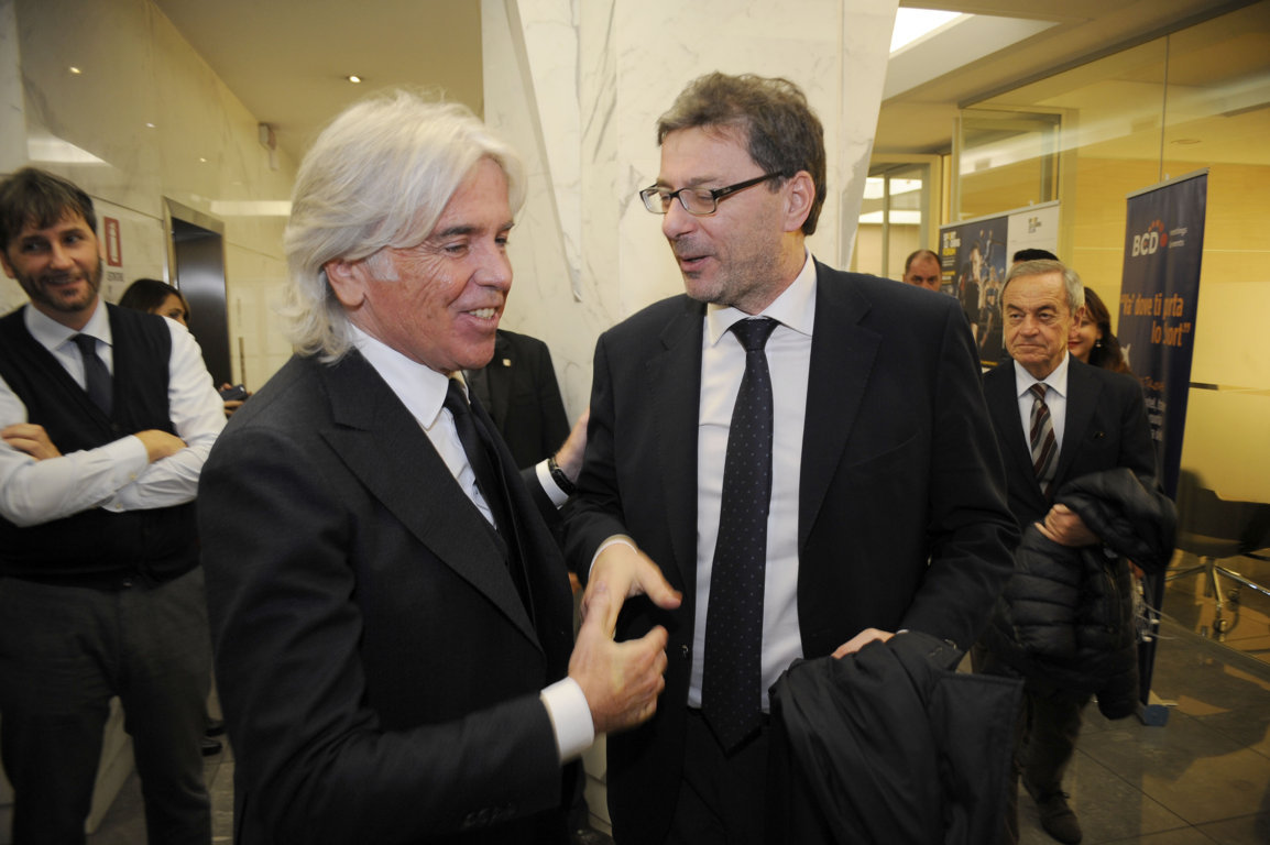 15699272875d9330770d37a2.26821248 SLF2011187GiorgettiZazza